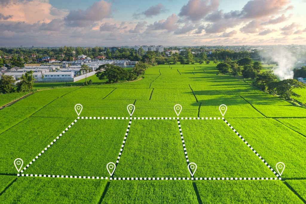 Transforming Geospatial Data Into Knowledge
